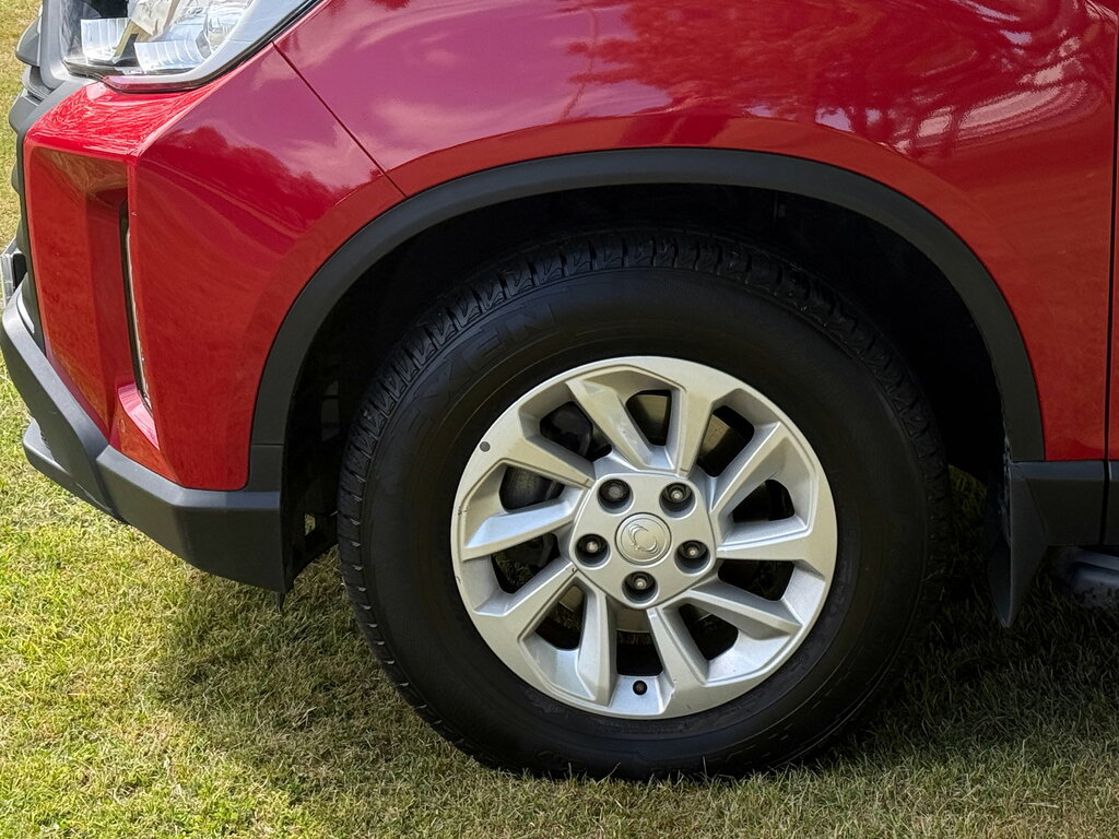 SsangYong Musso Plus White #10