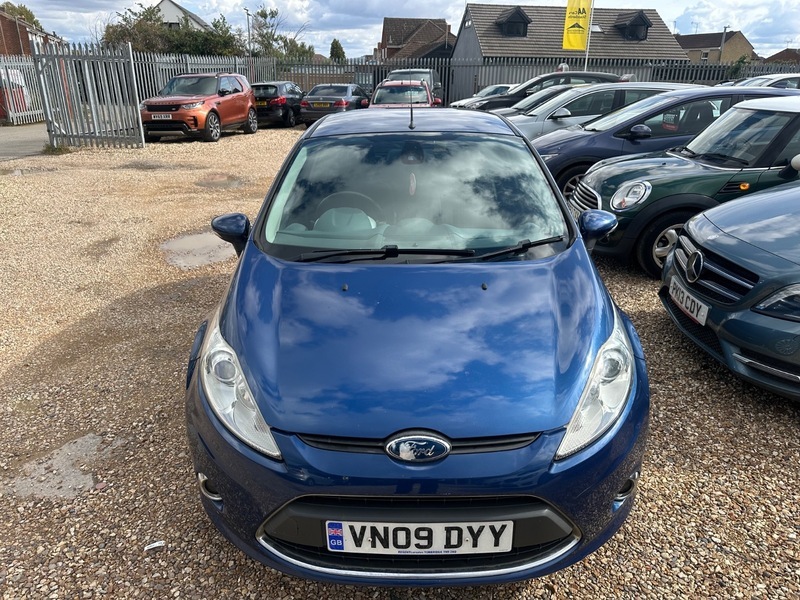 Ford Fiesta Hatchback Silver #8