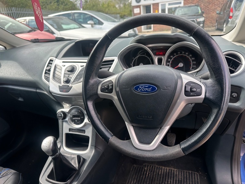 Ford Fiesta Hatchback Silver #9