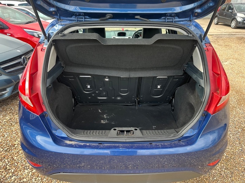 Ford Fiesta Hatchback Silver #14
