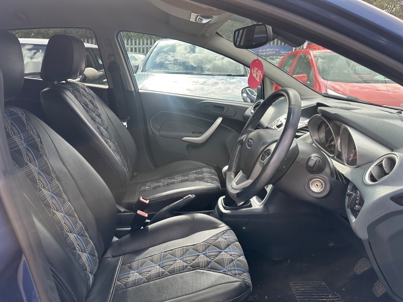 Ford Fiesta Hatchback Silver #10