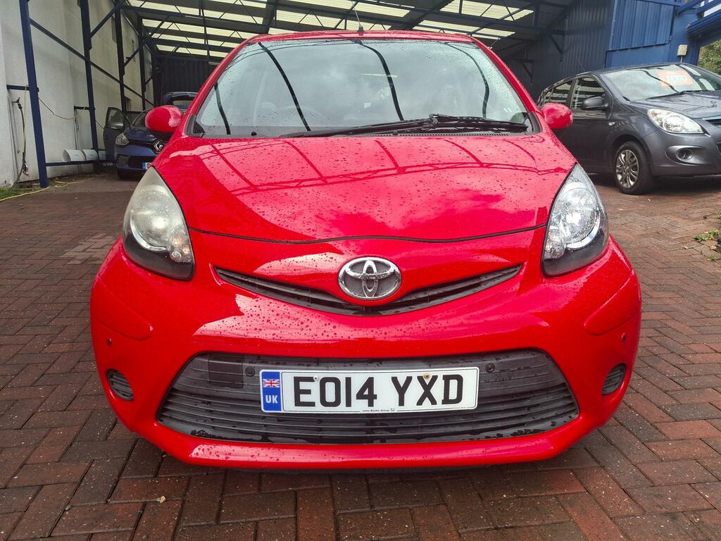Toyota Aygo Move Red #3