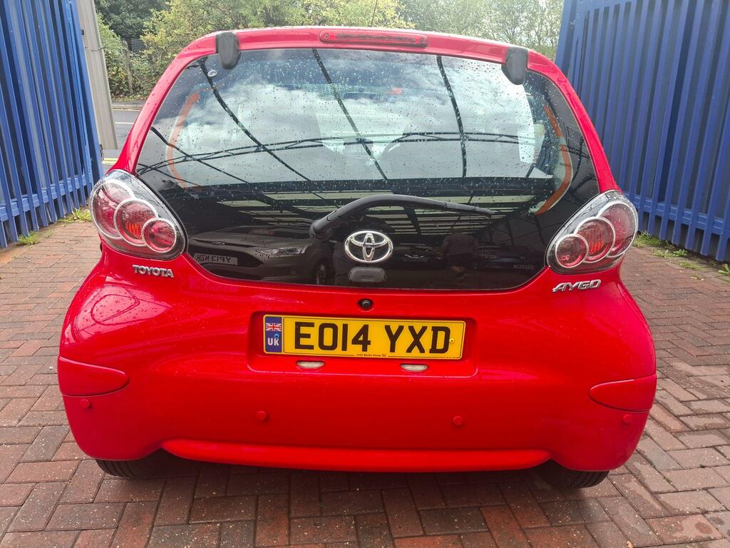 Toyota Aygo Move Red #5