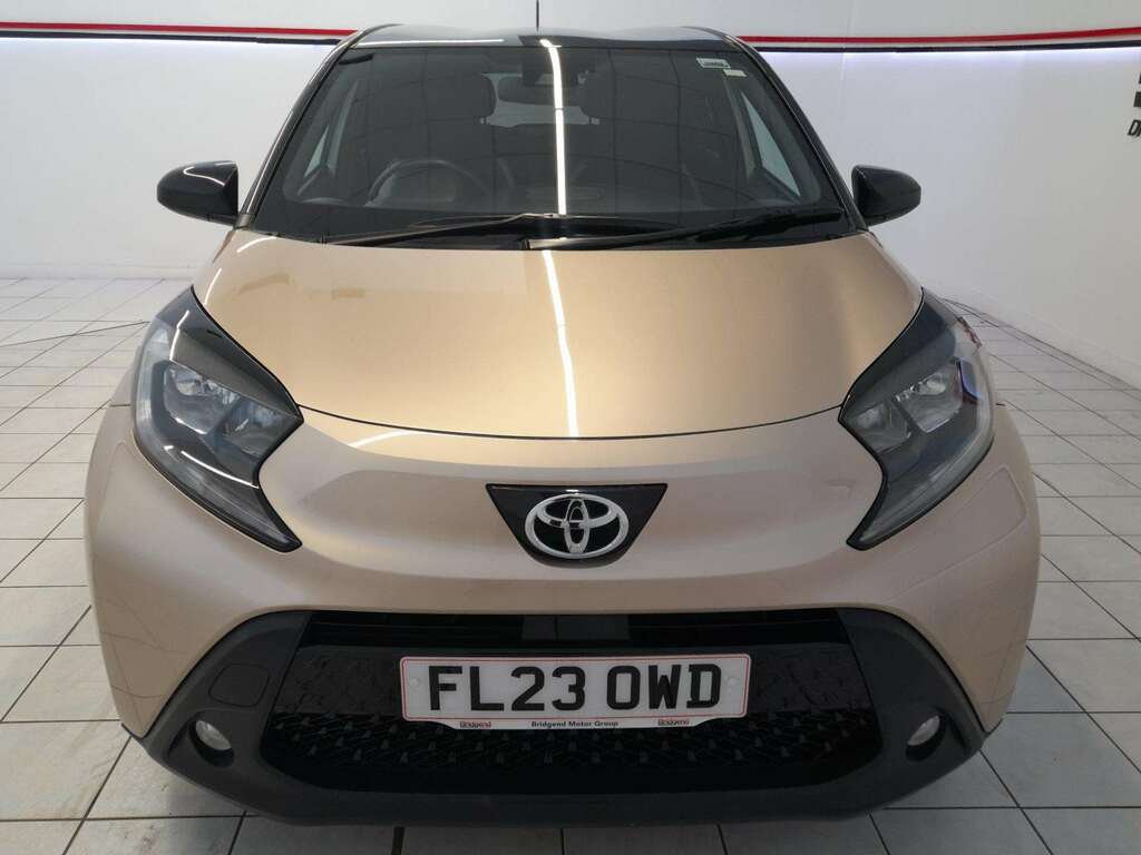Toyota Aygo 1.0 Vvt-i Edge Hatchback Beige