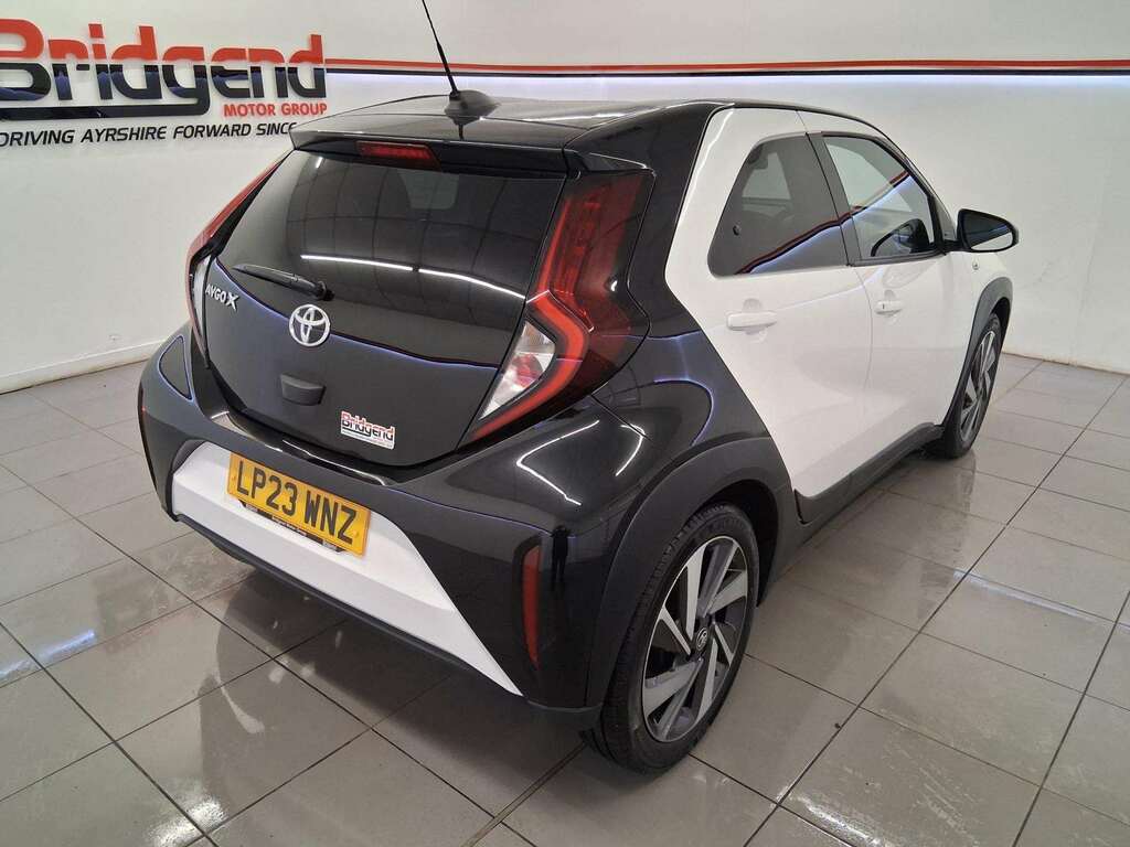 Toyota Aygo 1.0 Vvt-i Edge Hatchback White #6