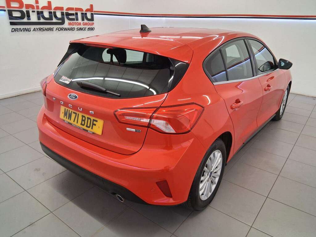 Ford Focus 1.0T Ecoboost Titanium Edition Hatchback MW71BDF Red #6