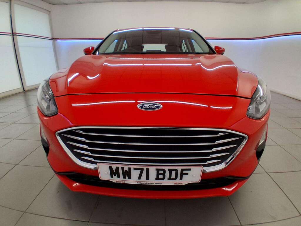 Ford Focus 1.0T Ecoboost Titanium Edition Hatchback Red