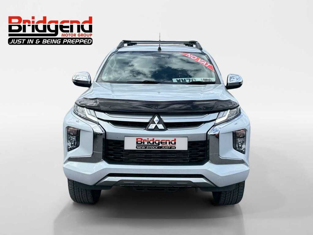 Mitsubishi L200 2.2 Di-d Dc Barbarian Pickup Double Cab WM70JYA White #3