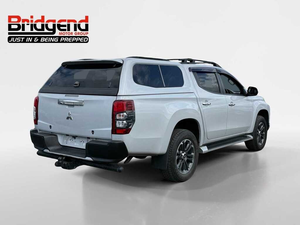 Mitsubishi L200 2.2 Di-d Dc Barbarian Pickup Double Cab White