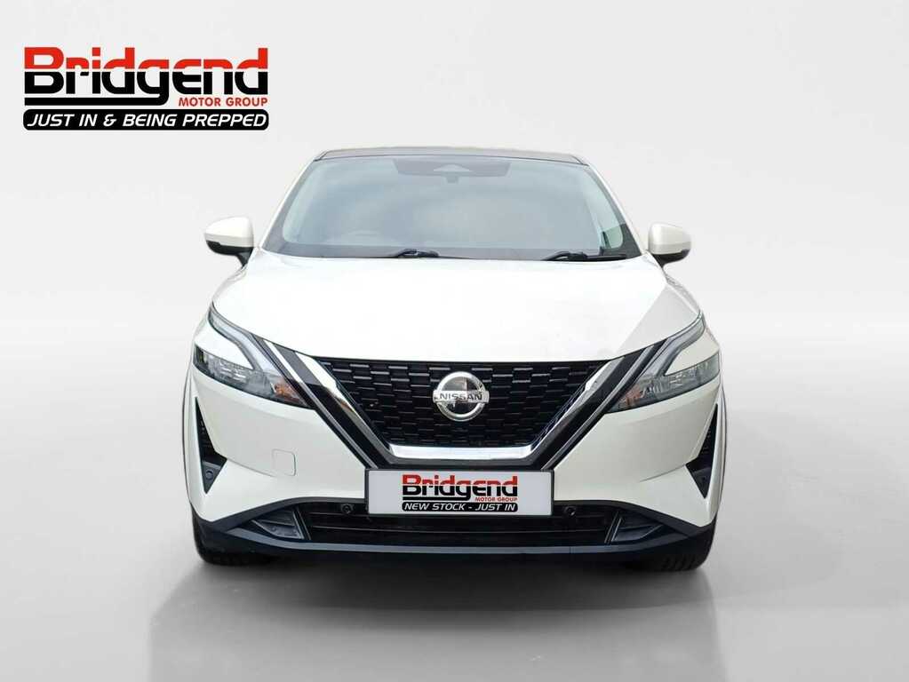Nissan Qashqai 1.3 Dig-t Mhev Acenta Premium Suv White