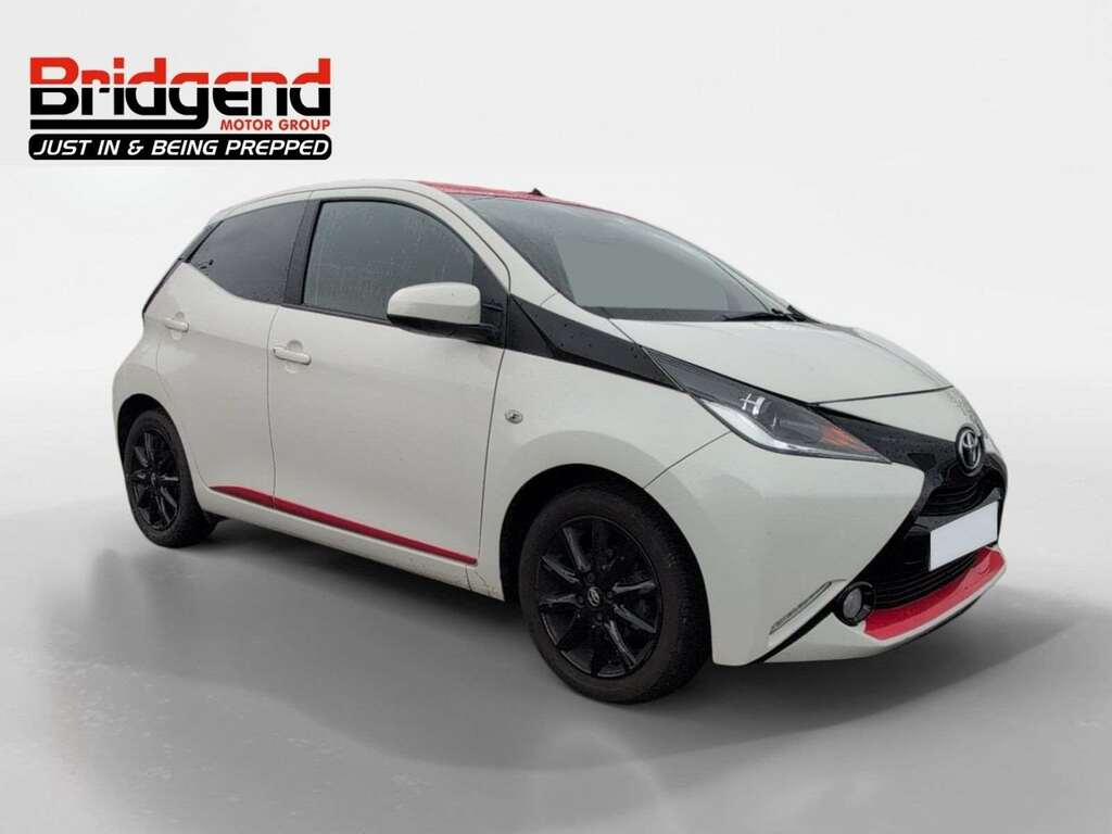 Toyota Aygo 1.0 Vvt-i X-press Hatchback White