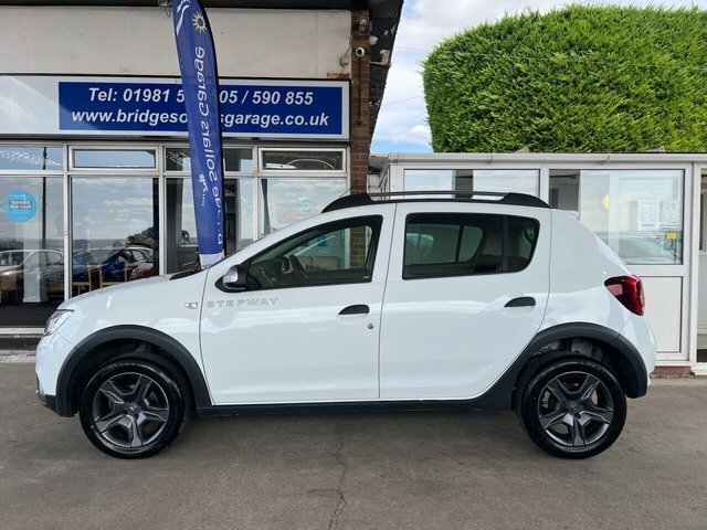 Dacia Sandero Stepway Tce Comfort Hatchback MF70ZKR White #2
