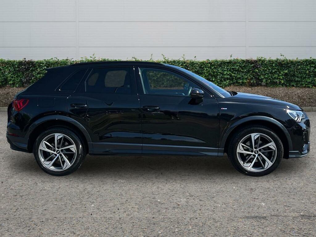 Audi Q3 1.5 Tfsi Cod 35 Black Edition Suv S Tro EA72GSV Black #5