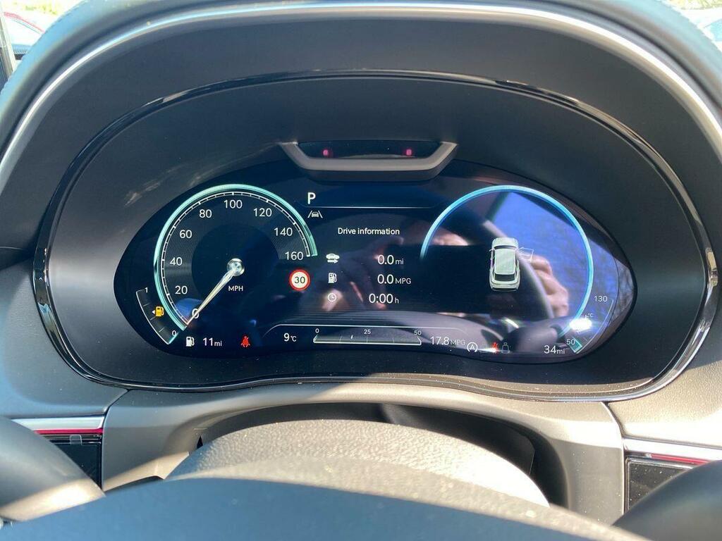 Genesis GV70 2.2D 201 Luxury Awd 2026 Green #19