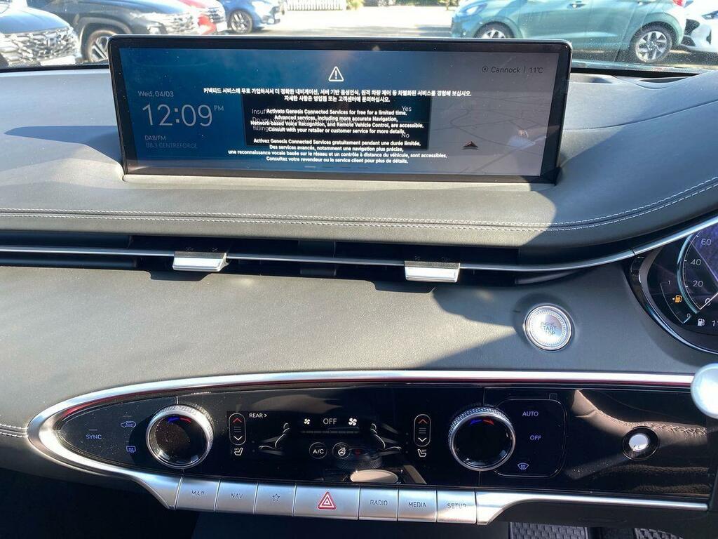 Genesis GV70 2.2D 201 Luxury Awd 2026 Green #17
