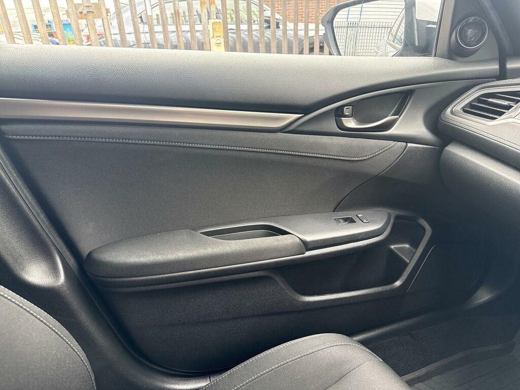 Honda Civic 1.5 Vtec Turbo Sport Red #31