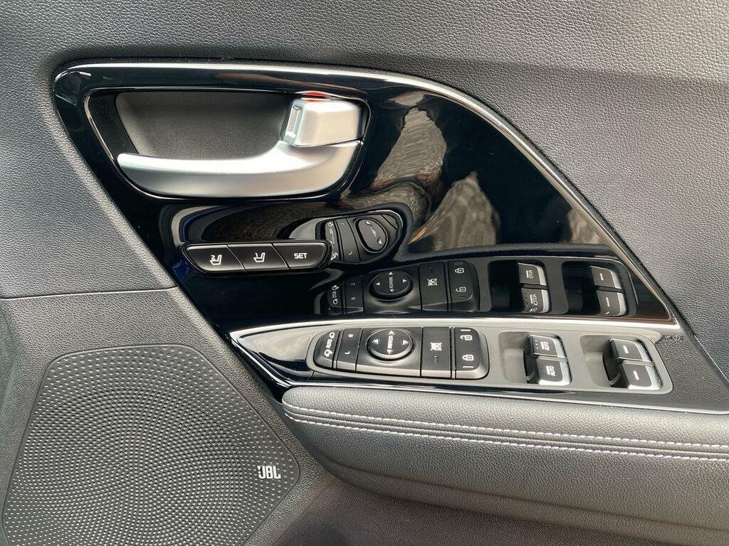 Kia e-Niro 3 Orange #19