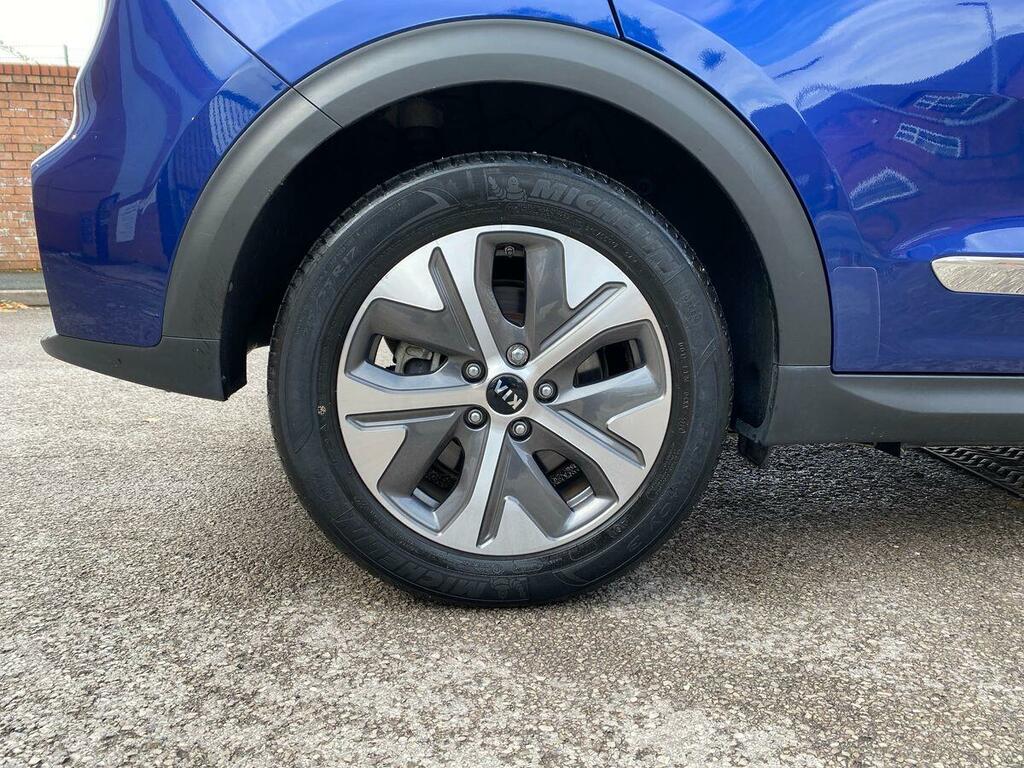 Kia e-Niro 3 Orange #13