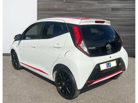 Toyota Aygo 1.0 Vvt-i X-press J16SLA White #4
