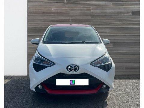 Toyota Aygo 1.0 Vvt-i X-press J16SLA White #2