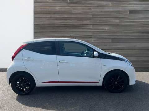 Toyota Aygo 1.0 Vvt-i X-press J16SLA White #6