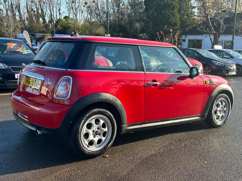 Mini Hatch 1.6 One #8