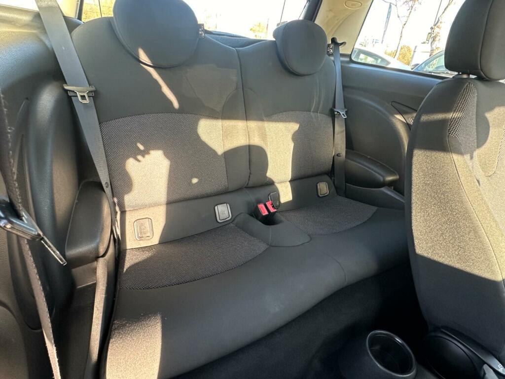 Mini Hatch 1.6 One #12