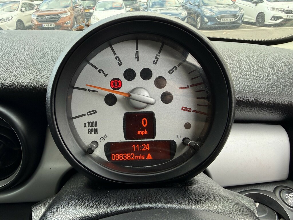 Mini Hatch 1.6 One #36