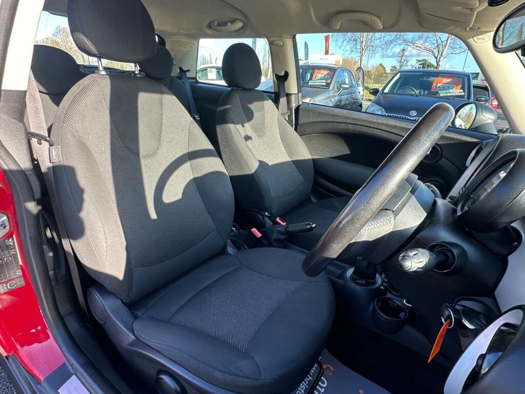 Mini Hatch 1.6 One #29
