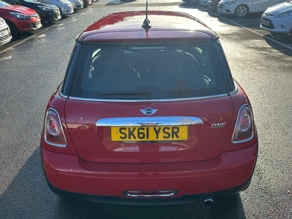 Mini Hatch 1.6 One #17