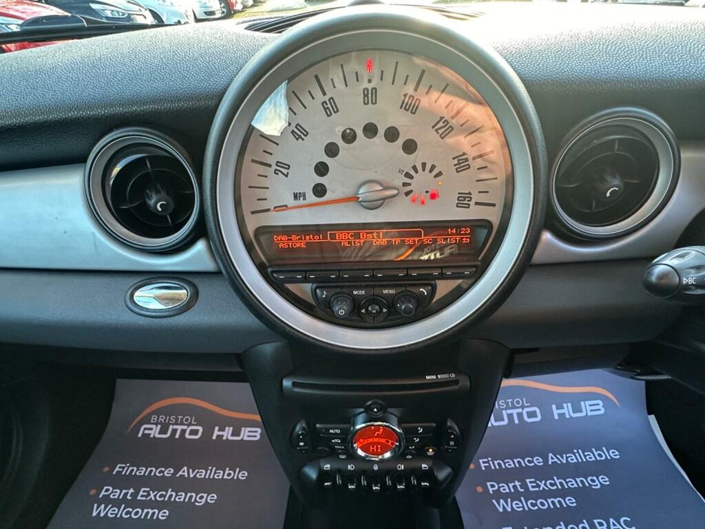Mini Hatch 1.6 One #24