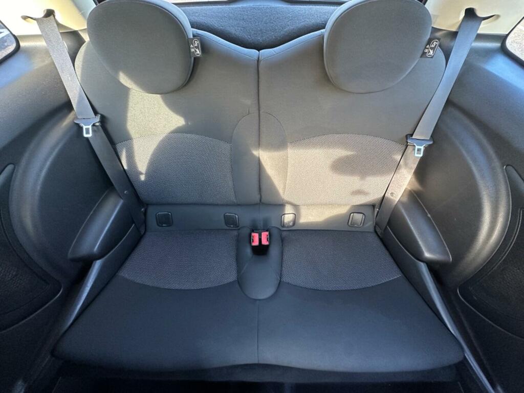 Mini Hatch 1.6 One #30