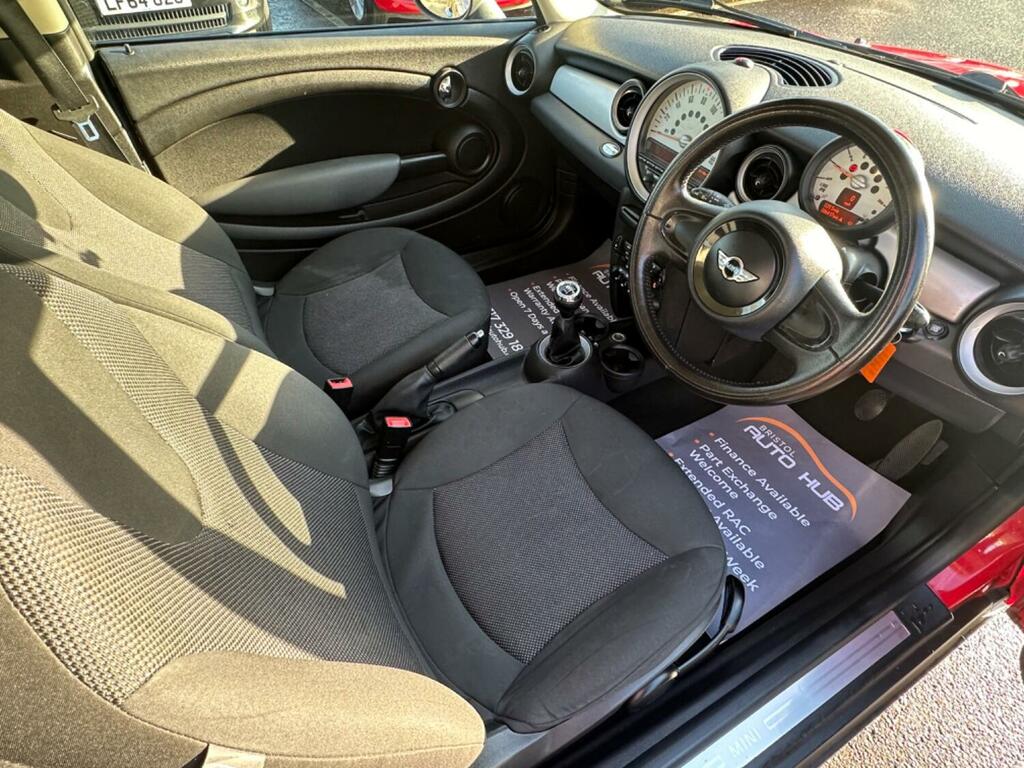 Mini Hatch 1.6 One #9