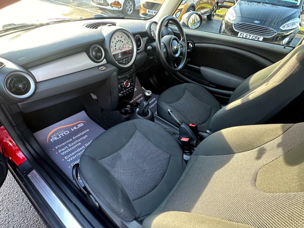 Mini Hatch 1.6 One #32