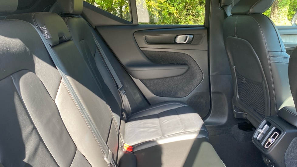 Volvo XC40 Plus CK23WMU Black #6