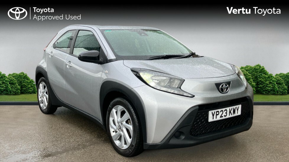Toyota Aygo X Pure Silver
