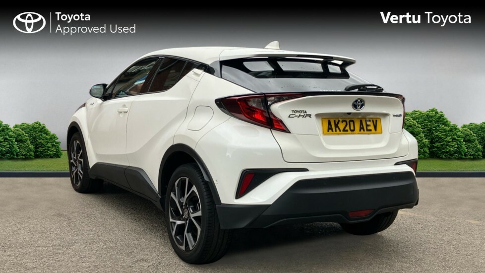 Toyota C-Hr Design White #4