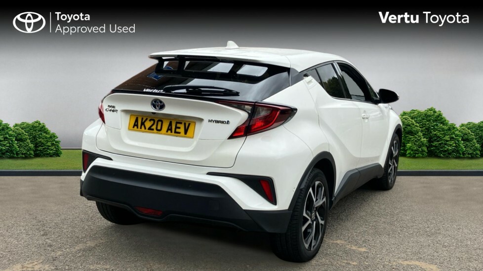 Toyota C-Hr Design White #2