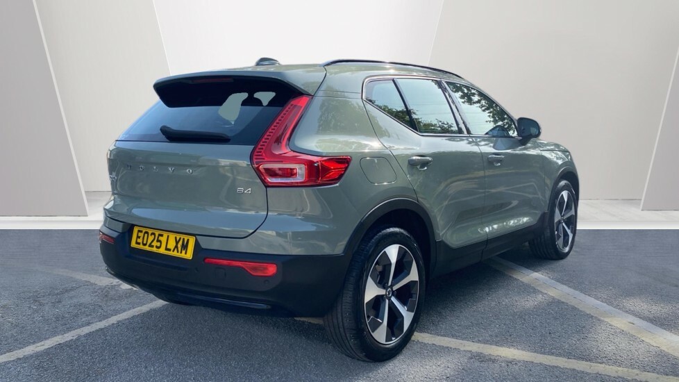 Volvo XC40 Plus Green #2