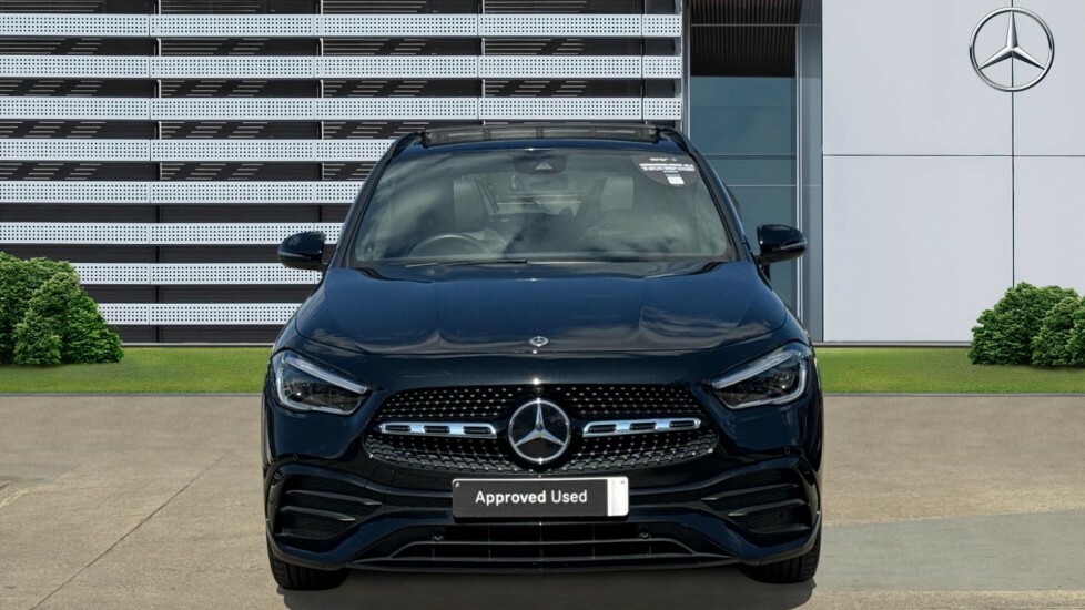 Mercedes-Benz GLA Class Amg Line Night Edition Black #3