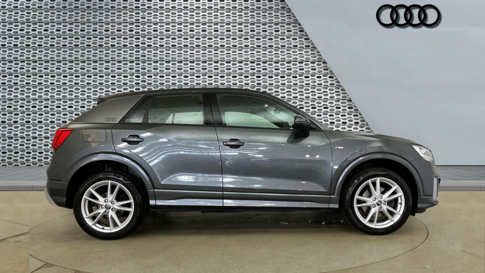 Audi Q2 S Line KX17UNG Grey #4