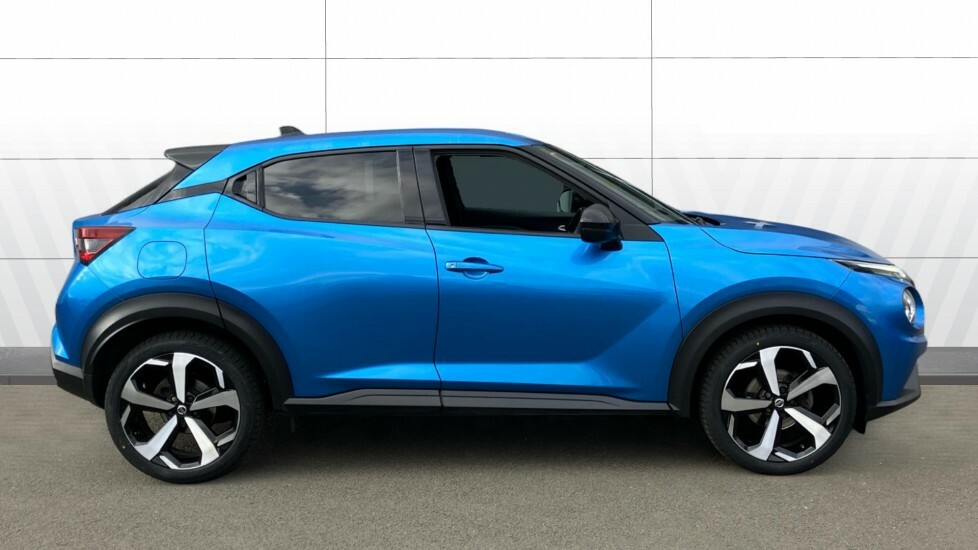 Nissan Juke Tekna Blue #5