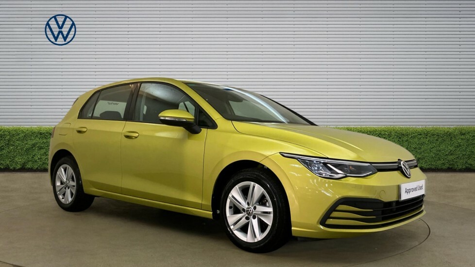 Volkswagen Golf Life Yellow