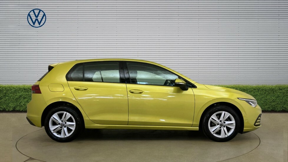 Volkswagen Golf Life Yellow #4