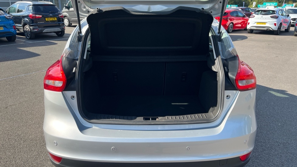 Ford Focus Zetec Silver #4