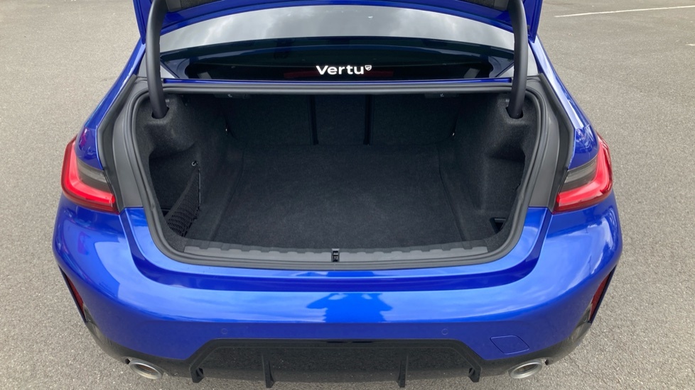 BMW 3 Series M Sport YG74OFX Blue #4