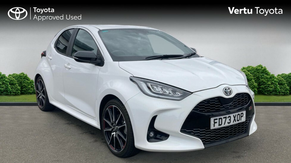 Toyota Yaris Gr Sport White
