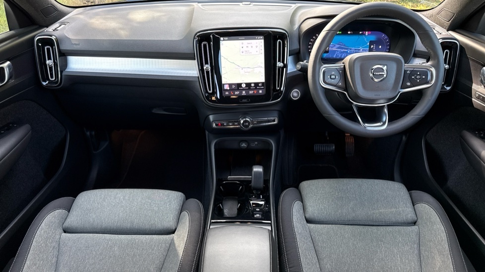 Volvo XC40 Plus BP23YPA Black #5