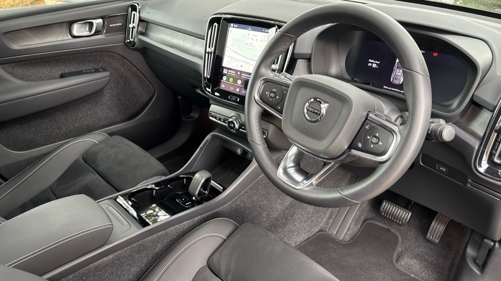 Volvo C40 Ultimate Black #4