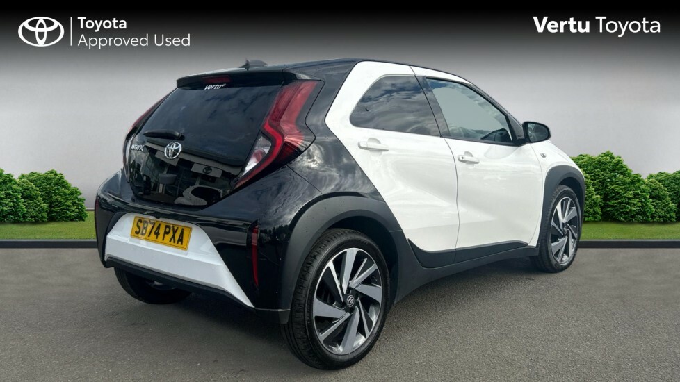 Toyota Aygo X Edge White #2